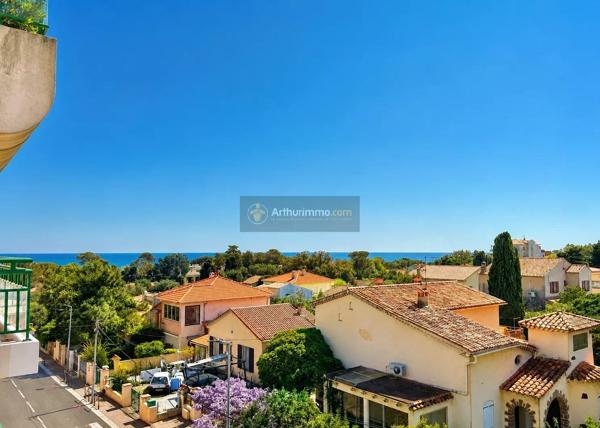 Vente                                                      Appartement
                        
                     1 pièces                      18 m2                     à Fréjus