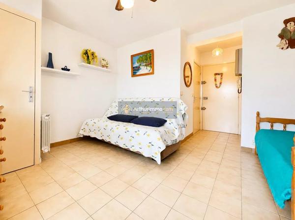 Vente                                                      Appartement
                        
                     1 pièces                      18 m2                     à Fréjus