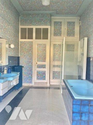 Située à proximité du MANS et nichée sur une parcelle de 4000m², cette belle propriété au calme...