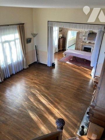 Située à proximité du MANS et nichée sur une parcelle de 4000m², cette belle propriété au calme...