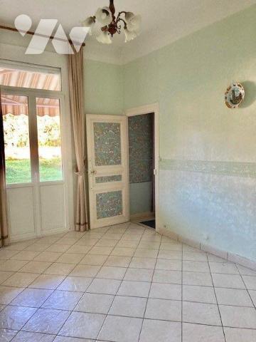 Située à proximité du MANS et nichée sur une parcelle de 4000m², cette belle propriété au calme...