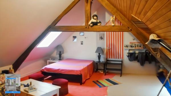 Ancien corps de ferme rénové avec terrain et dépendances