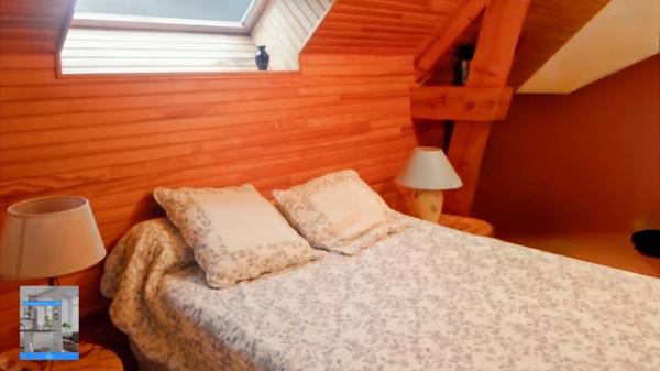 Ancien corps de ferme rénové avec terrain et dépendances