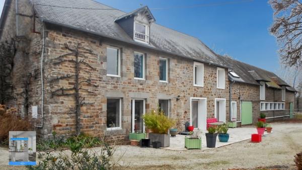 Ancien corps de ferme rénové avec terrain et dépendances
