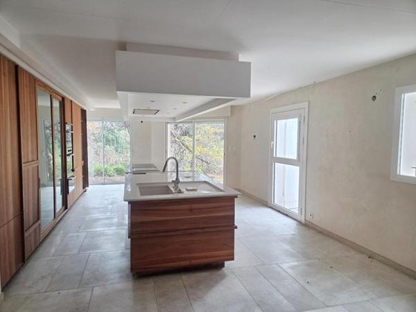 Maison Montélimar 6 pièces 235 m2