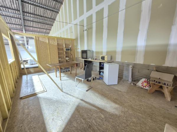 Saint-Estève (66240) Local professionnel 280m² St Esteve centre