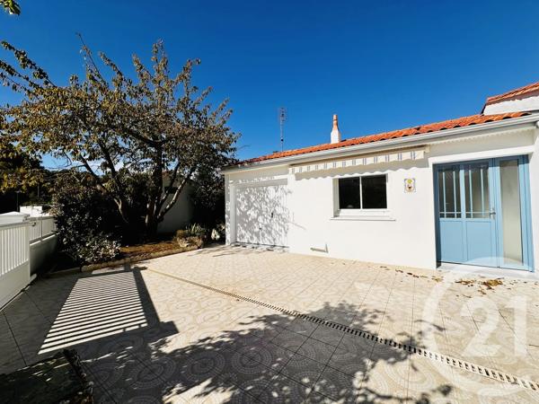 Maison à vendre  3 pièces - 76,95 m 2   FOURAS  - 17