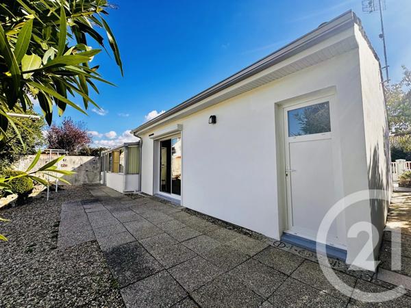 Maison à vendre  3 pièces - 76,95 m 2   FOURAS  - 17