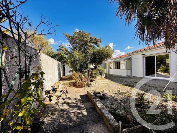Maison à vendre  3 pièces - 76,95 m 2   FOURAS  - 17