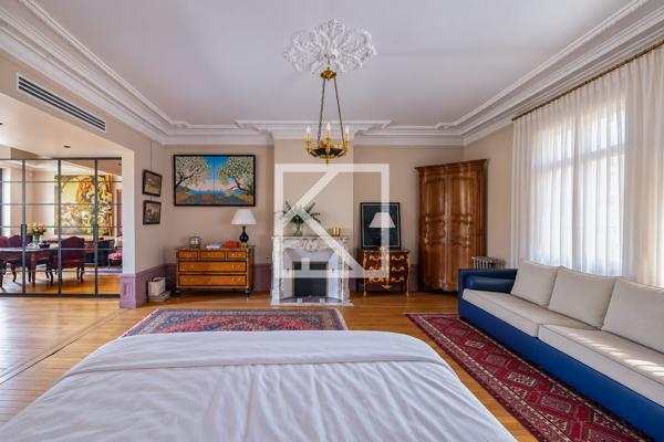 HOTEL PARTICULIER ENTIEREMENT RENOVE