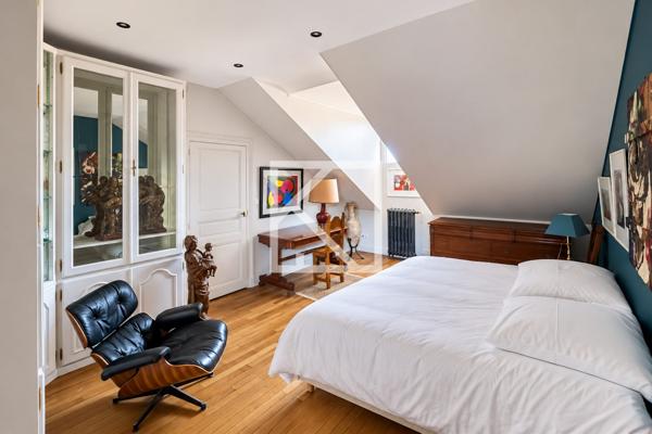 HOTEL PARTICULIER ENTIEREMENT RENOVE