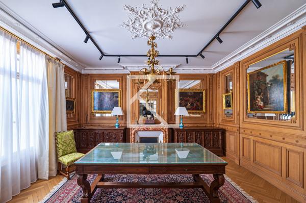 HOTEL PARTICULIER ENTIEREMENT RENOVE