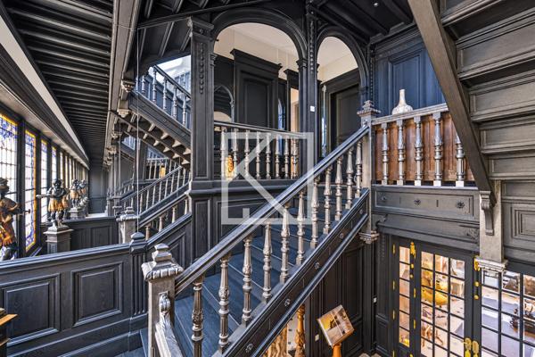 HOTEL PARTICULIER ENTIEREMENT RENOVE