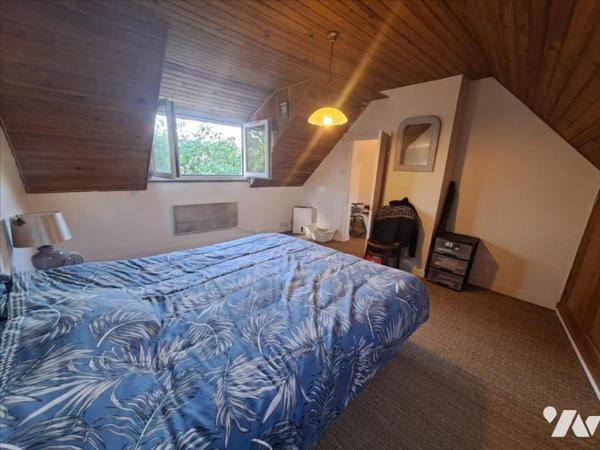 A VENDRE CENTRE D'HUELGOAT PETITE MAISON SANS EXTERIEUR