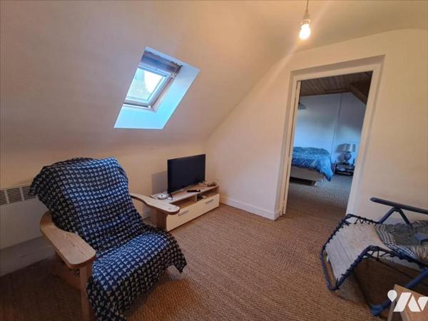 A VENDRE CENTRE D'HUELGOAT PETITE MAISON SANS EXTERIEUR