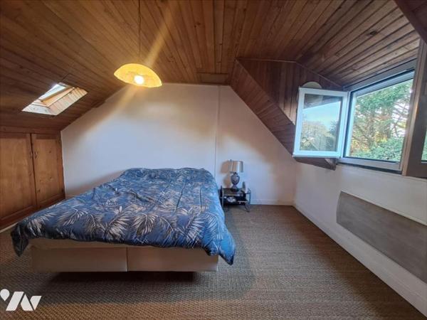 A VENDRE CENTRE D'HUELGOAT PETITE MAISON SANS EXTERIEUR