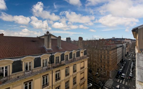 Appartement à vendre    3 pièces • 72,40 m2 Lyon 6