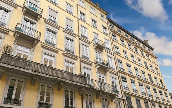 Appartement à vendre    3 pièces • 72,40 m2 Lyon 6