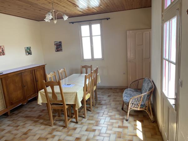 La Guérinière (85680) LA GUERINIERE : MAISON DE VILLAGE "La Cambodgienne" 5 CHAMBRES A RENOVER avec JARDIN ET PARKINGS.