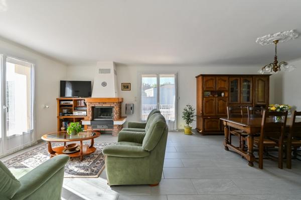 Maison à GREZIEU-LA-VARENNE, 69290 - 6 pièces 180m²