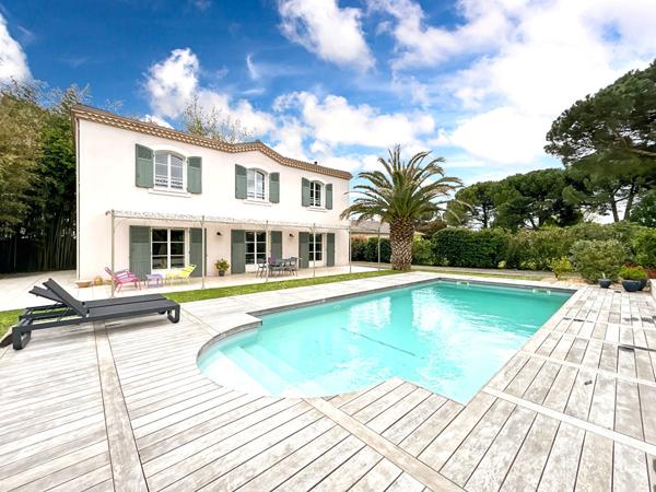 Maison Bruges 6 pièce(s) 206.58 m2 1400 M2 de jardin Garage 60m2 piscine suite parentale 