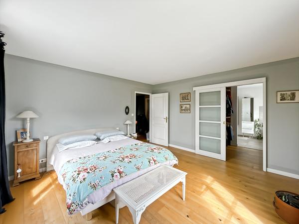 Maison Bruges 6 pièce(s) 206.58 m2 1400 M2 de jardin Garage 60m2 piscine suite parentale 