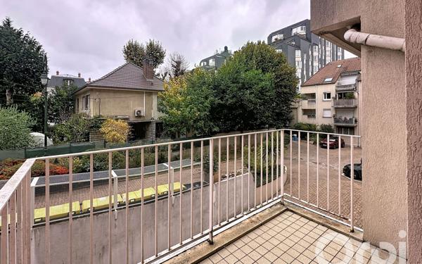 Appartement à vendre    4 pièces • 84 m2 Clamart