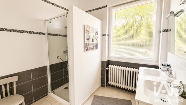 Maison à vendre 8 pièces 248,5 m² Andrézieux-Bouthéon