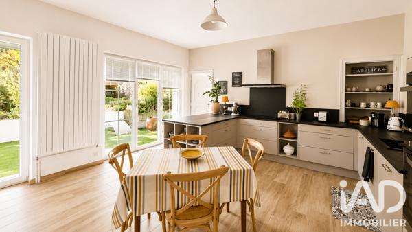 Maison à vendre 8 pièces 248,5 m² Andrézieux-Bouthéon