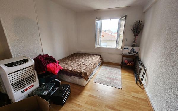 Immeuble à vendre    5 pièces •  Le Péage-de-Roussillon