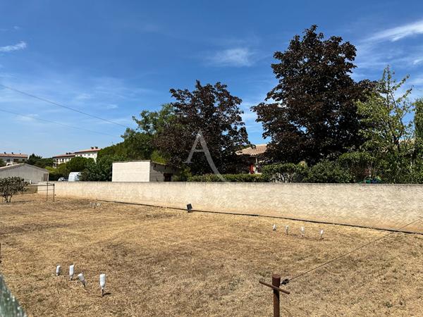 TERRAIN CONSTRUCTIBLE DE 750M2 AVEC FORAGE AU CALME LUMINEUX EXPOSE SUD A VINON SUR VERDON