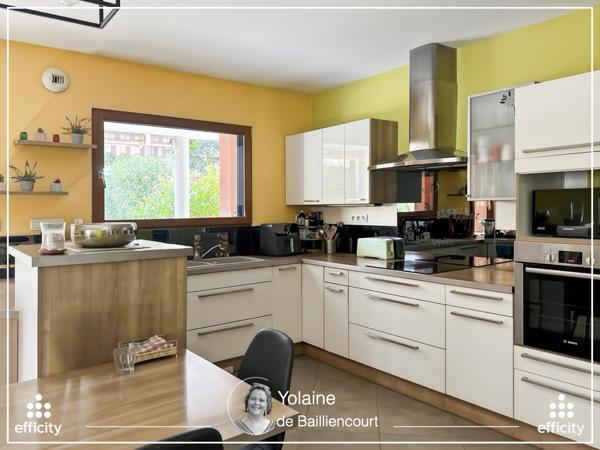 Maison
         11 pièces
        - 210 m² Bien prestige 627 000 € *