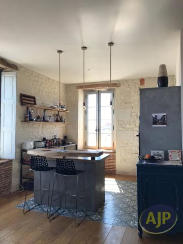 Appartement à louer Saintes : 3 pièces, 73m² avec 1 chambre(s) à 860€ - AJP Immobilier Saintes