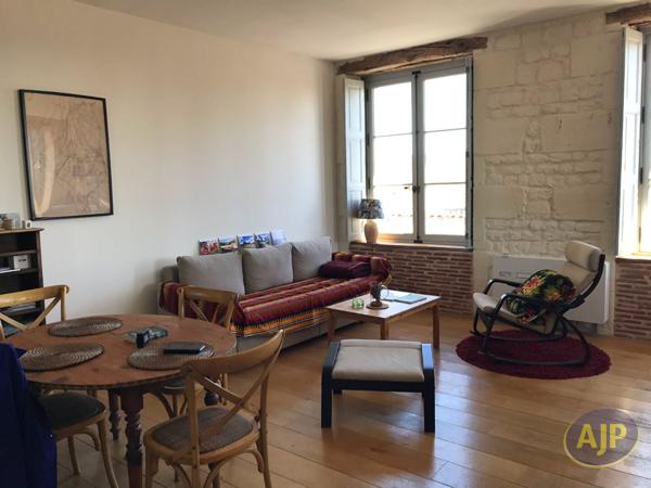 Appartement à louer Saintes : 3 pièces, 73m² avec 1 chambre(s) à 860€ - AJP Immobilier Saintes