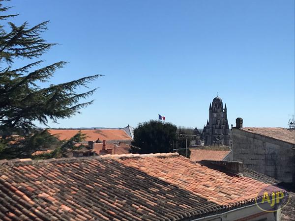 Appartement à louer Saintes : 3 pièces, 73m² avec 1 chambre(s) à 860€ - AJP Immobilier Saintes