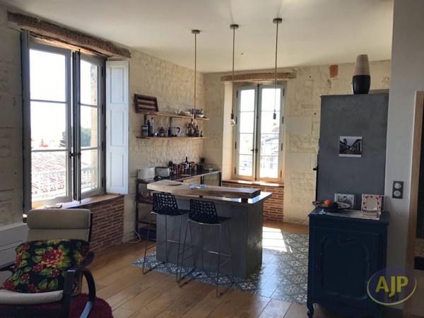 Appartement à louer Saintes : 3 pièces, 73m² avec 1 chambre(s) à 860€ - AJP Immobilier Saintes