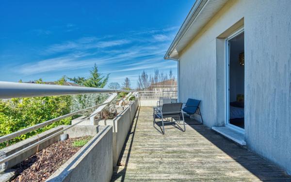 Appartement à vendre    3 pièces • 58,14 m2 Pessac