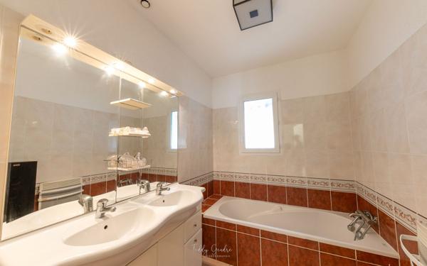 Maison à vendre    4 pièces •  Saint-Estève