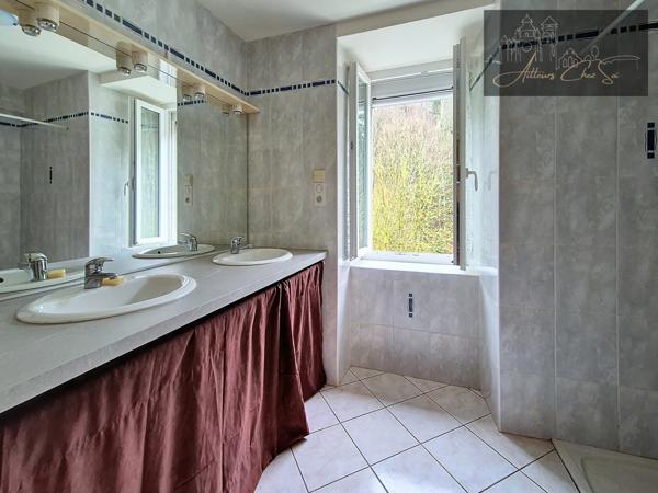 Salmiech (12120) Splendide Maison de village de 164 m² en Pierres - T7 - 6 chambres - Jardin - Garage - Cave