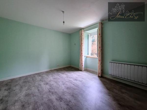 Salmiech (12120) Splendide Maison de village de 164 m² en Pierres - T7 - 6 chambres - Jardin - Garage - Cave