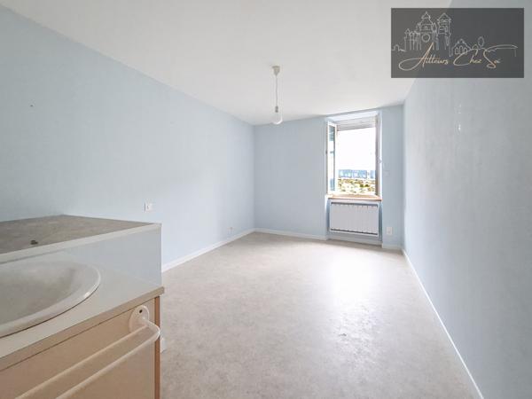 Salmiech (12120) Splendide Maison de village de 164 m² en Pierres - T7 - 6 chambres - Jardin - Garage - Cave