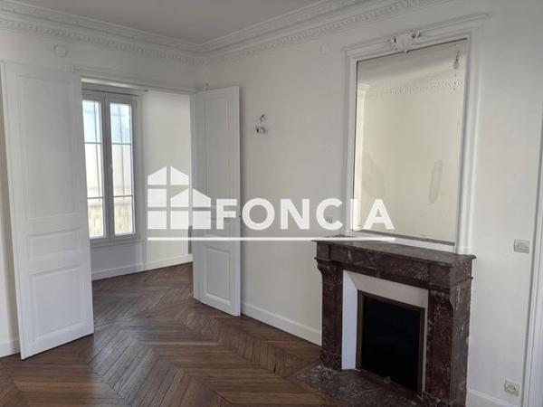 Location Appartement 3 pièces 55.4 m² - 29 RUE DES BATIGNOLLES Paris 75017