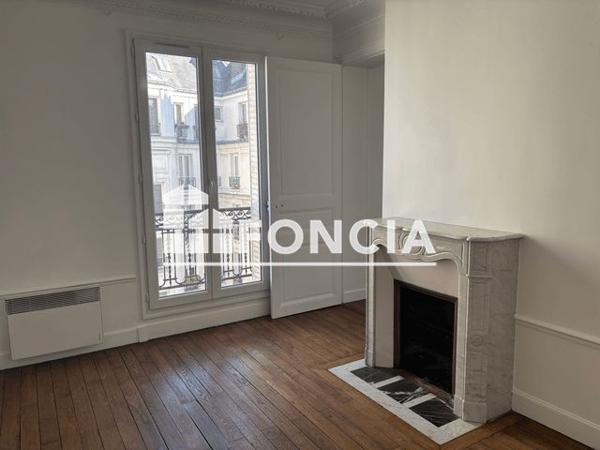 Location Appartement 3 pièces 55.4 m² - 29 RUE DES BATIGNOLLES Paris 75017