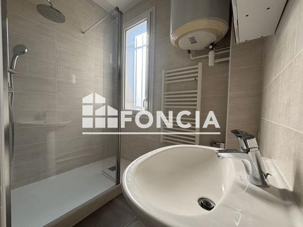 Location Appartement 3 pièces 55.4 m² - 29 RUE DES BATIGNOLLES Paris 75017