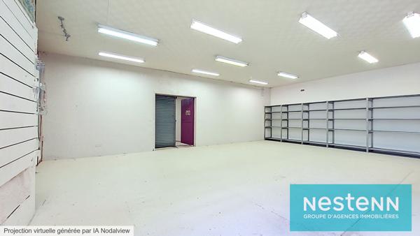 Maison de plain pied de 181m² , deux garages + Entrepôt d'env.179 m² avec bureau, et places de stationnement