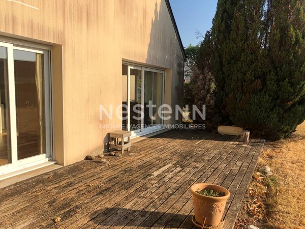 Maison à louer meublé à Vannes Tohannic, de 98m² 3 chambres avec terrasse, jardin et garage