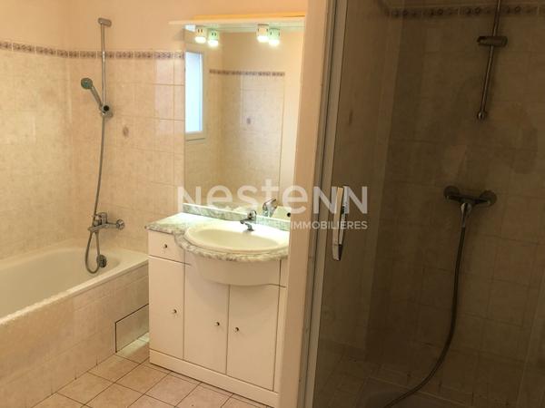 Maison à louer meublé à Vannes Tohannic, de 98m² 3 chambres avec terrasse, jardin et garage