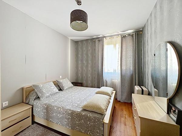 CLERMONT-FERRAND - Appartement T5 de 88 m² avec parking et cave