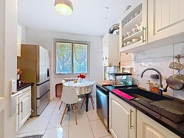 CLERMONT-FERRAND - Appartement T5 de 88 m² avec parking et cave