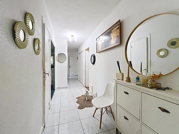 CLERMONT-FERRAND - Appartement T5 de 88 m² avec parking et cave